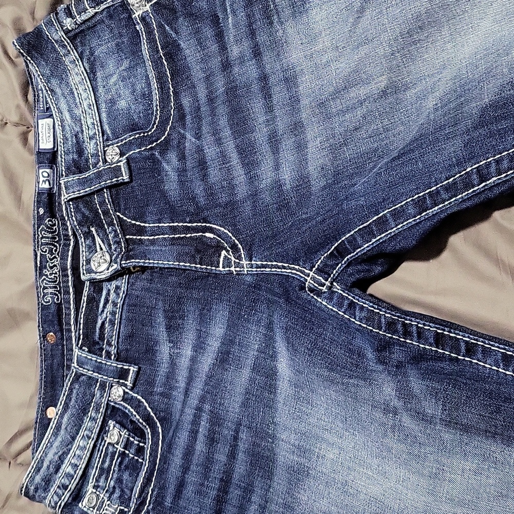 Miss Me Signature Straight Slightly Distressed Demin 30x33